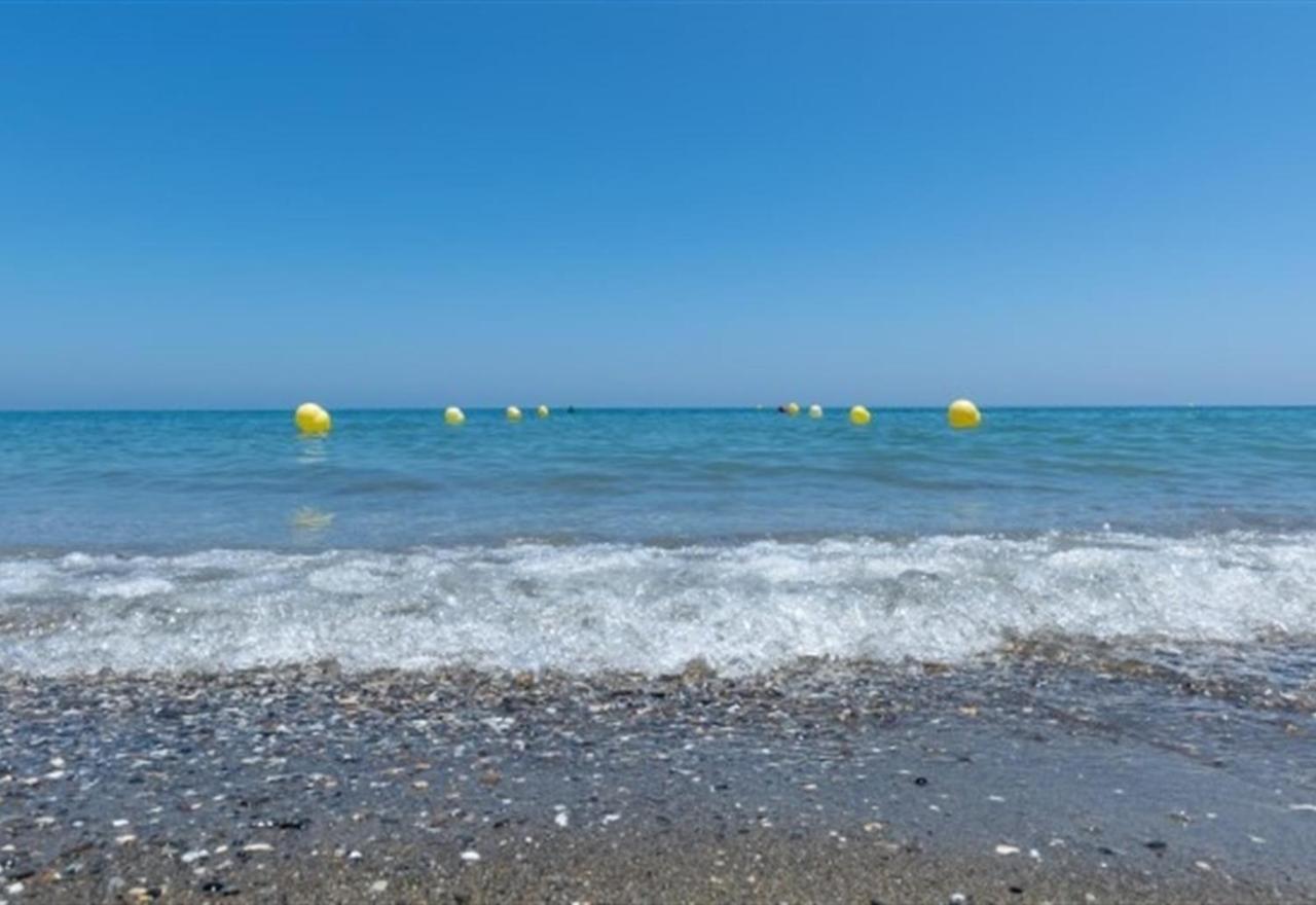 Beach Apartment Montemarcarihuela Torremolinos Exterior photo