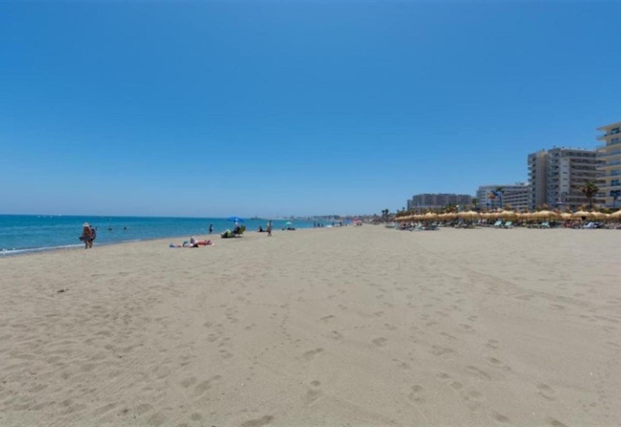 Beach Apartment Montemarcarihuela Torremolinos Exterior photo